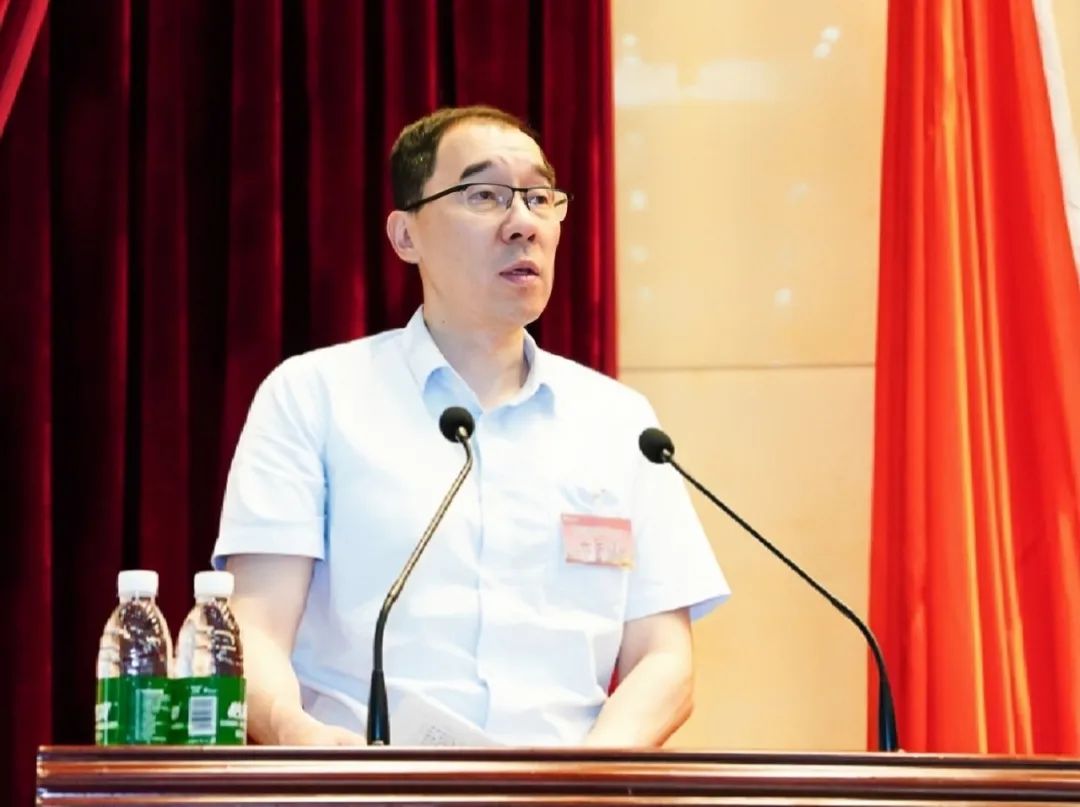 乐动网页版召开第四届职工代表大会第一次会议5.jpg